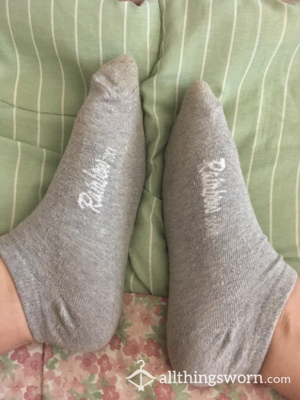Gray Beach Loved Socks! 🧦 2 Week Wear! 🏖 🌊