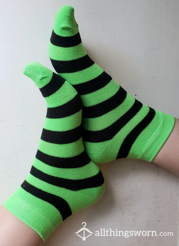 Green & Black Stripe Socks💚🖤