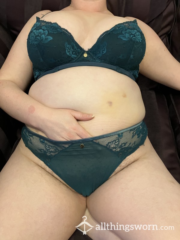 Green Bra And Knickers Set