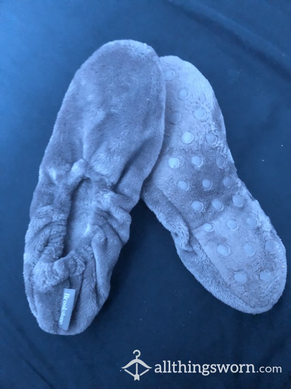 Grey Slippers With Non Slip Bottoms