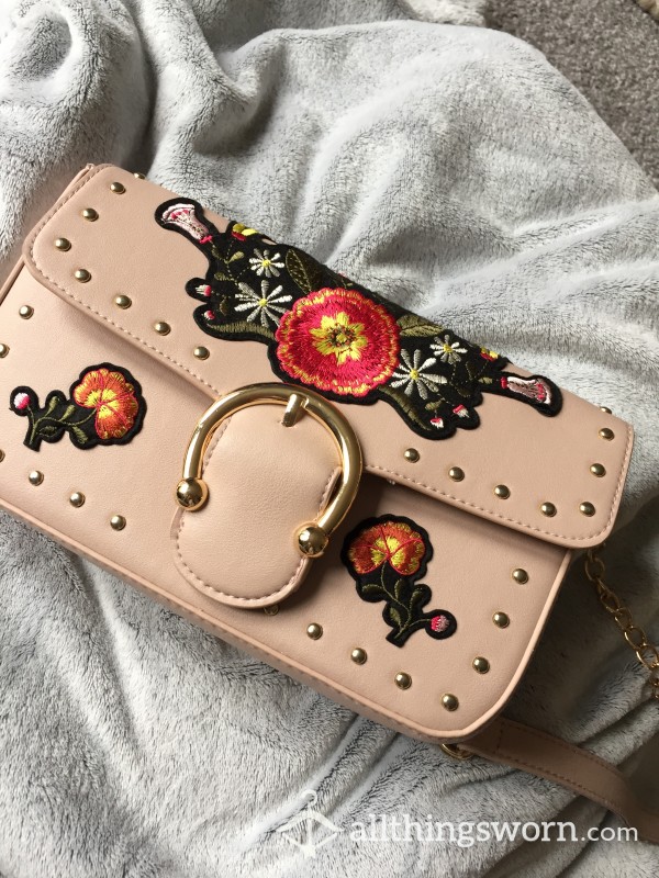 The Perfect Sissy Handbag 😉