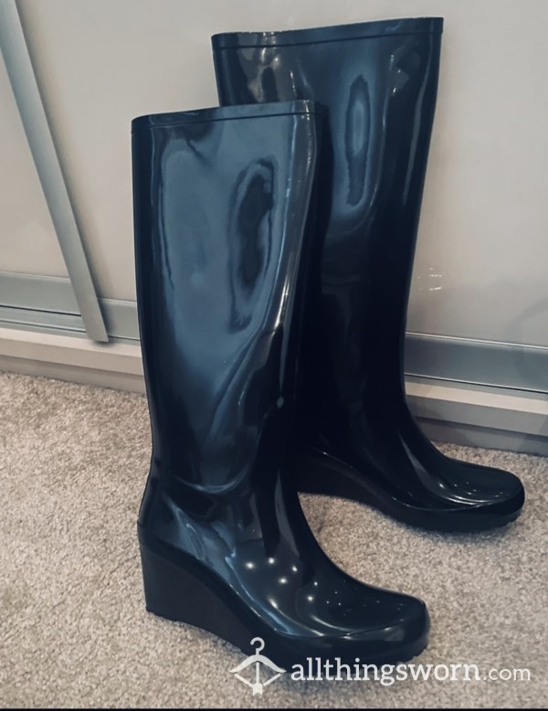 High Shine Rubber Wedge Welly Boots