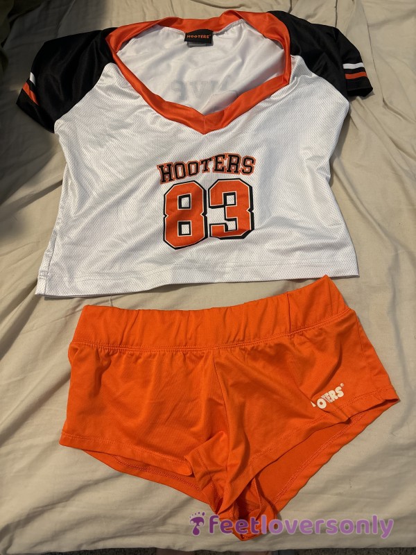 Hooters Uniform
