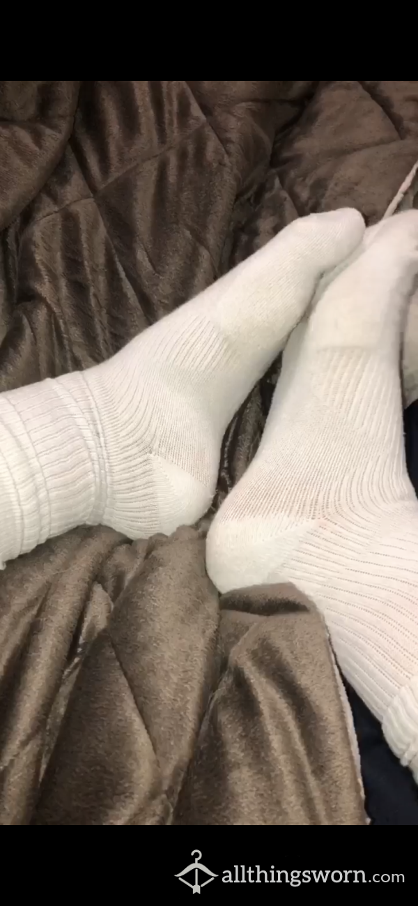 Jazlyn Massages Her Worn White Socks