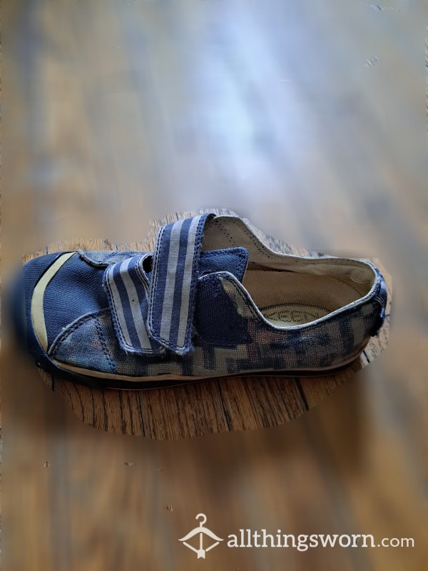 KEENS|Worn Every Summer ☀️ For 12yrs 🤧| Smell The Miles Walked In A Big City To And From Work - The Halls Full Of Dry Humping And Due Class Assignments 😫