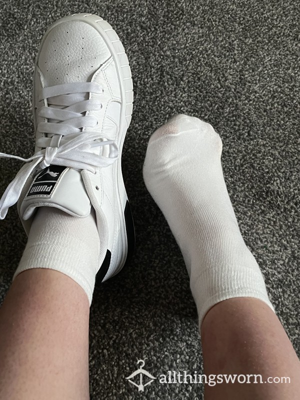 Lightly Scented Sweaty Walking Socks