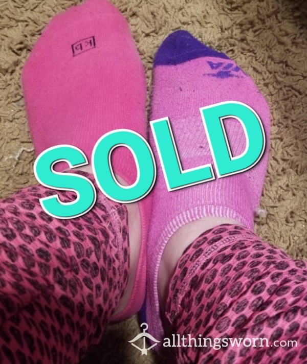 Mismatched Gym Pink Socks 💗