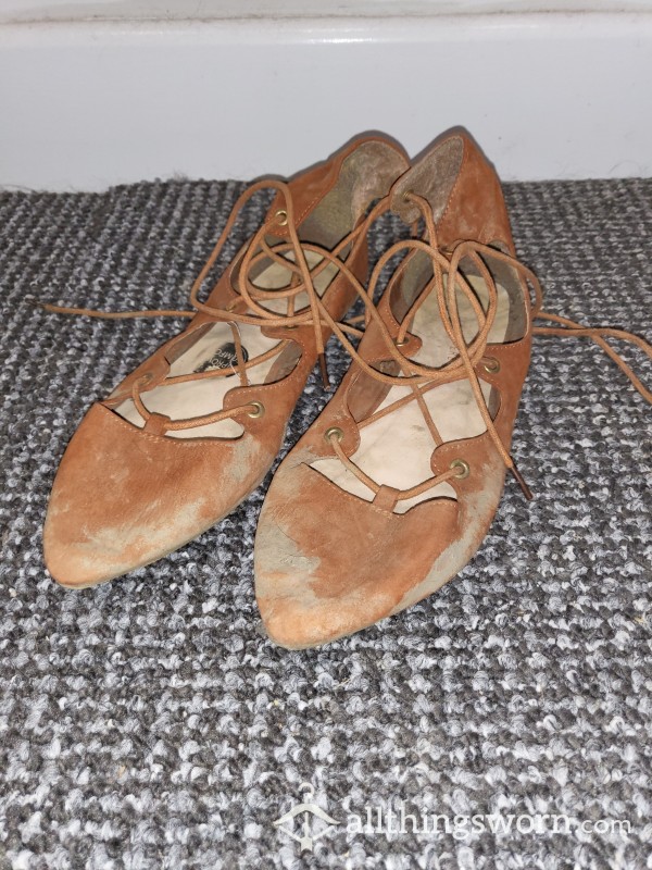 Muddy Tan Shoes UK6