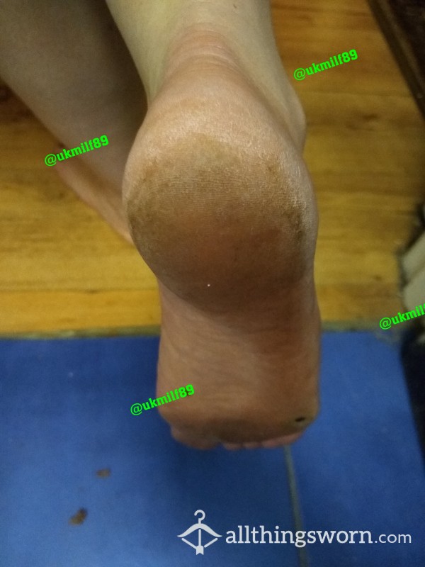 Mummy Dirty Feet X5 (Small Watermarking)
