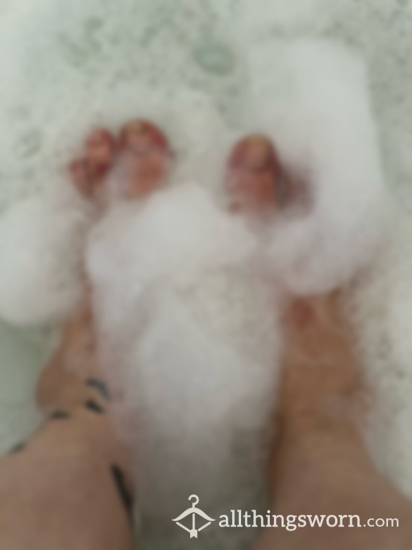 My Dirty Feet Get A Bubble Bath