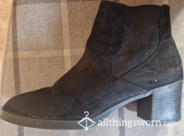 My Super Sweaty Suede Boots- With Extras!