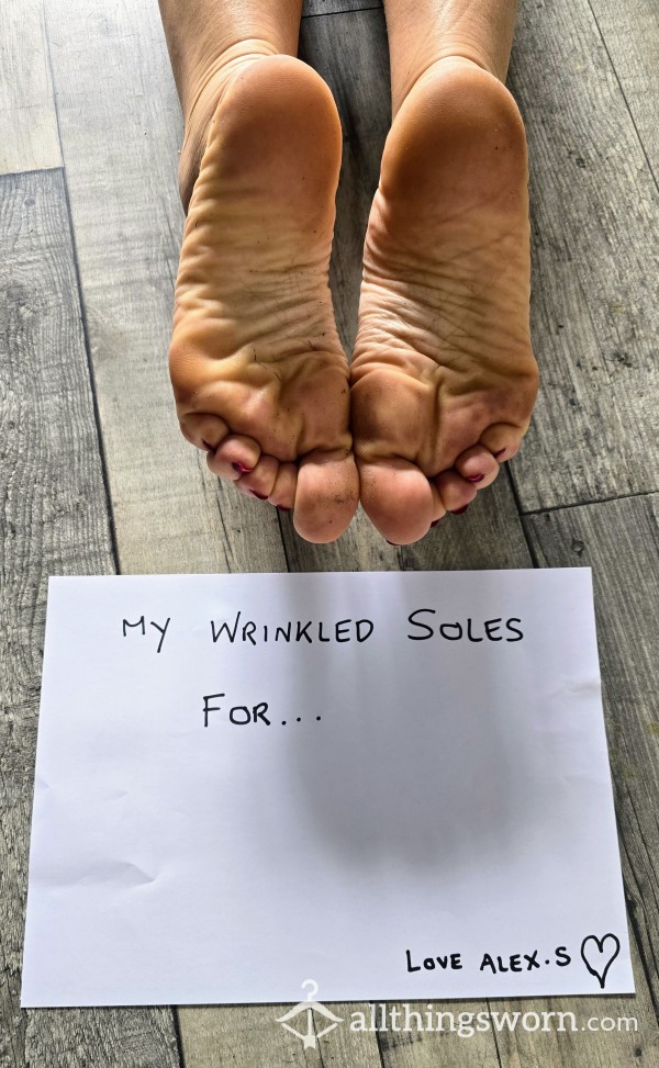 Feet Lovers ! - My Wrinkled Feet Ready To Be Cummed On & Photographed With A Hand Written Note To You..
