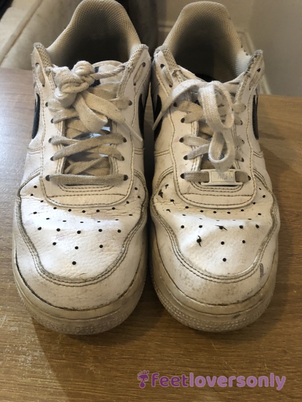 Nike Air Force 1 - Battered And Smelly!!