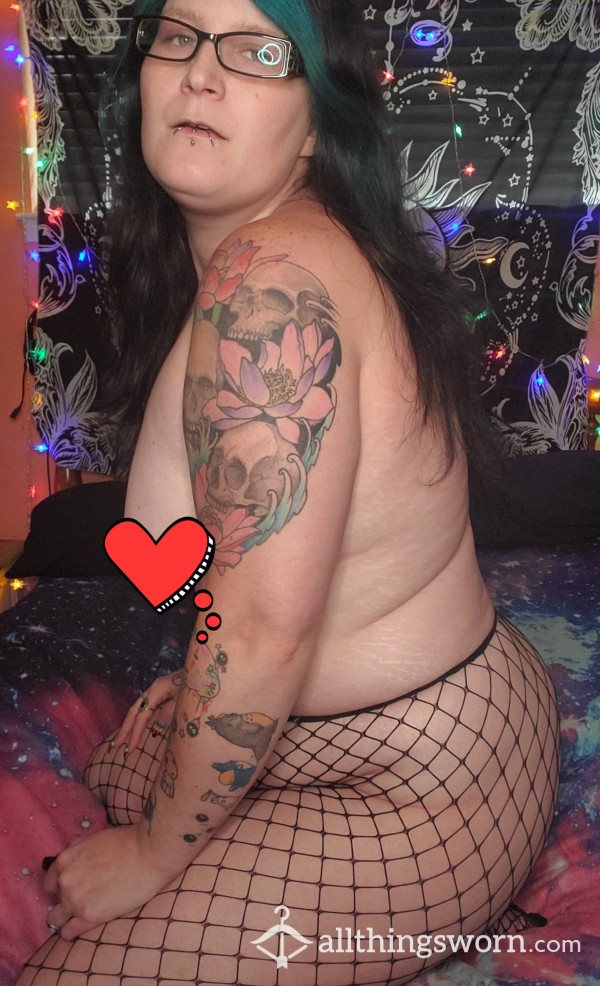Nothing But Fishnets, Pussy And Amputee Feet 😘