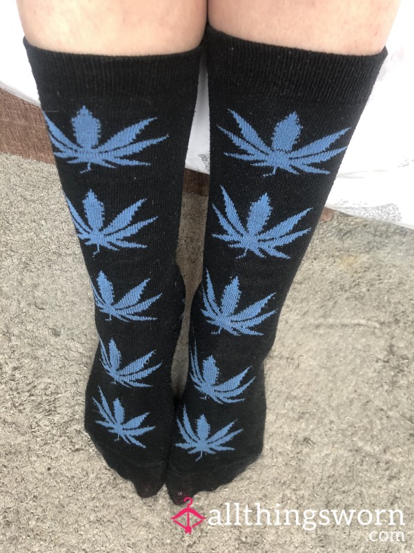 Old And Worn 420 Socks