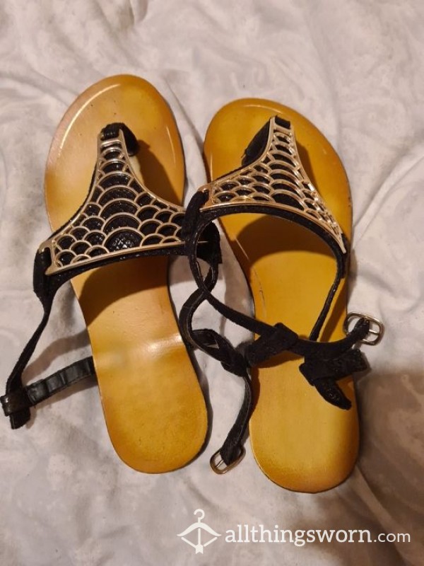 Old Flat Sandals