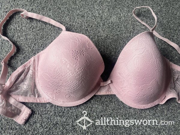 Old Used 36C Pink Laced Design Bra 🍒