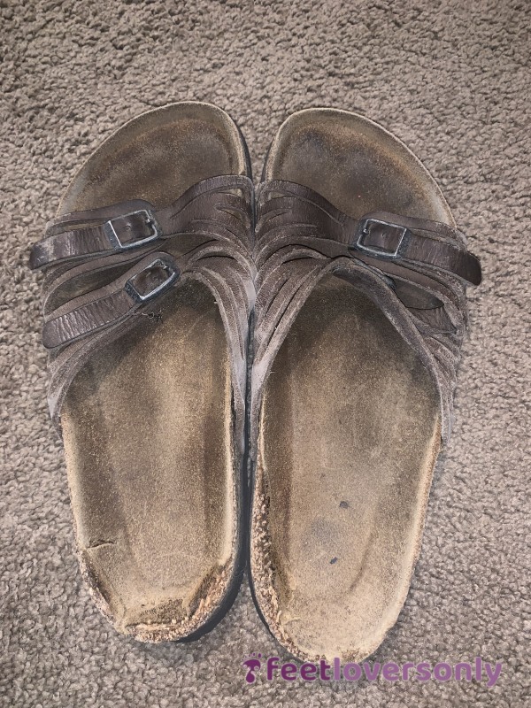 Olddddddd Smelly Sandals ❤️🫶🏼