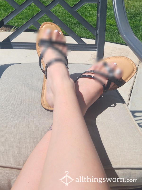 Outside Feet And Legs 🌞