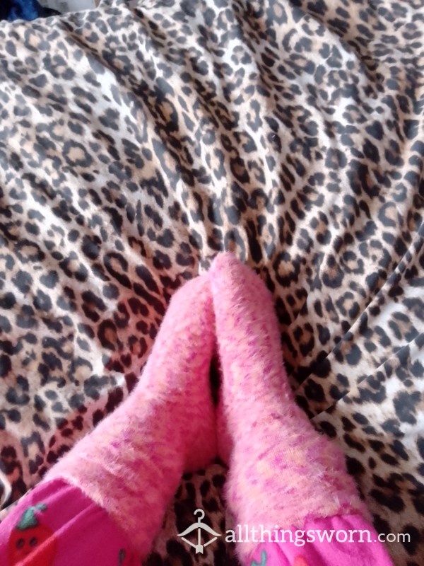 7 Day Wear Pink And Orange Fluffy Fuzzy Bed Socks