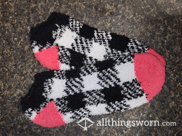 Pink, Black, White Plaid Fuzzy Ankle Socks