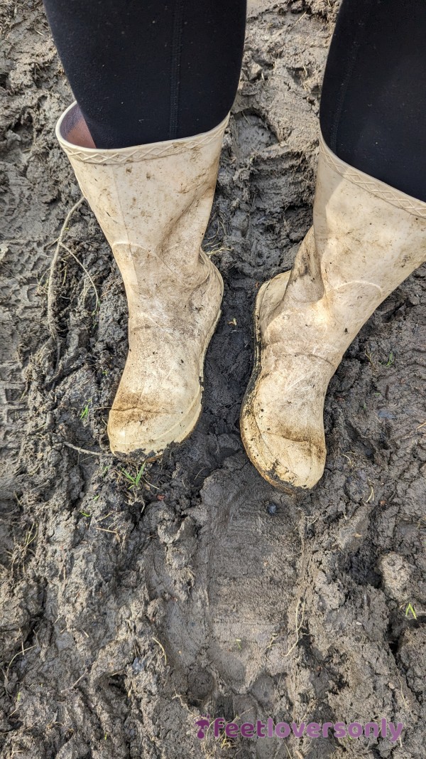 Pink Wellies Squelching In Mud, Filthy, ASMR, Muddy Soles.