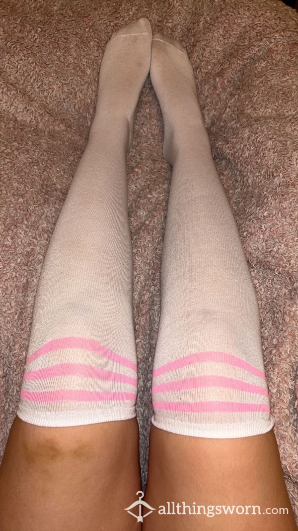 Pink & White Knee High Socks!🎀