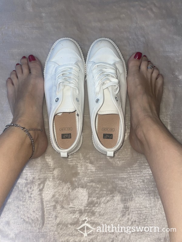 Plain White But Dirty Flat Shoes