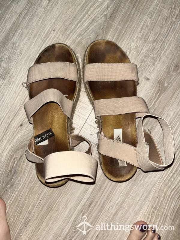 Platformed Sandals 💗