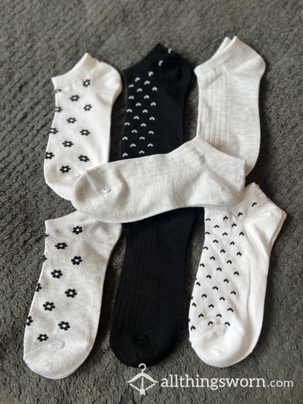 Pretty White Black And Grey Ankle Socks 🖤🤍