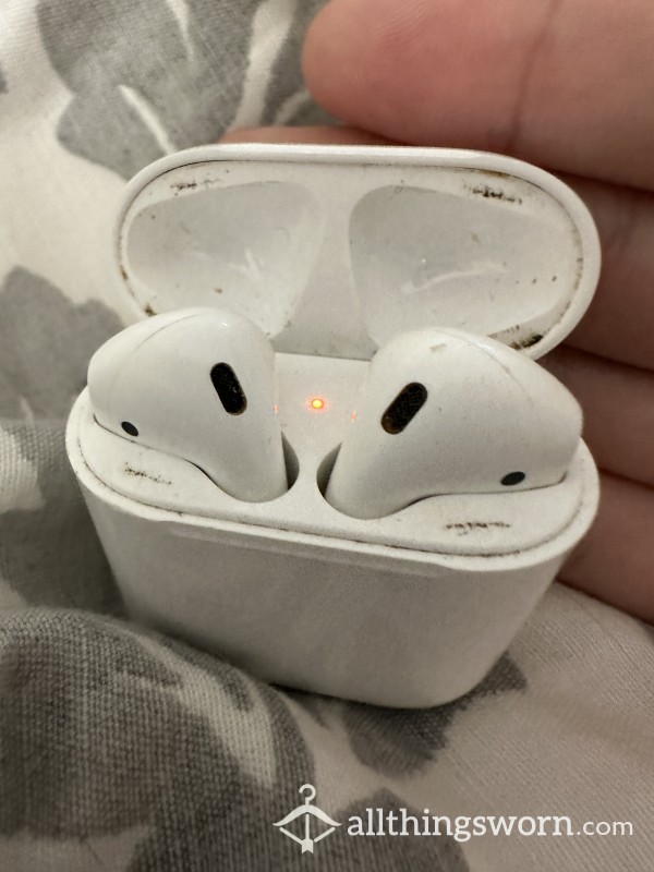 Really Old And Disgusting AirPods (1st Gen)