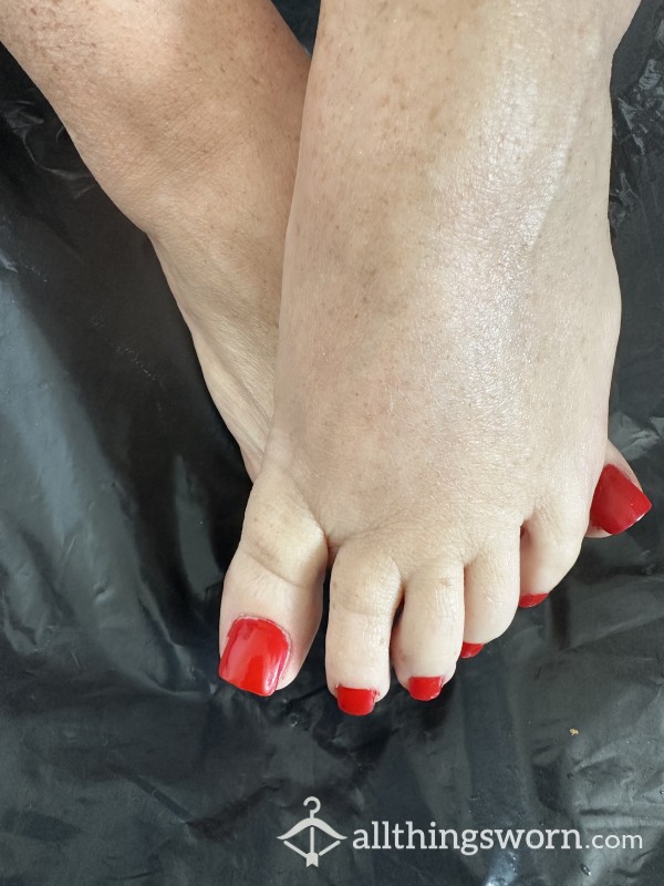 Red Gel Toe Nails