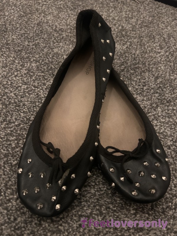 *****SOLD****🔥Sexy As Hell: Well Worn Ruined Studded Ballet Flats 🥿