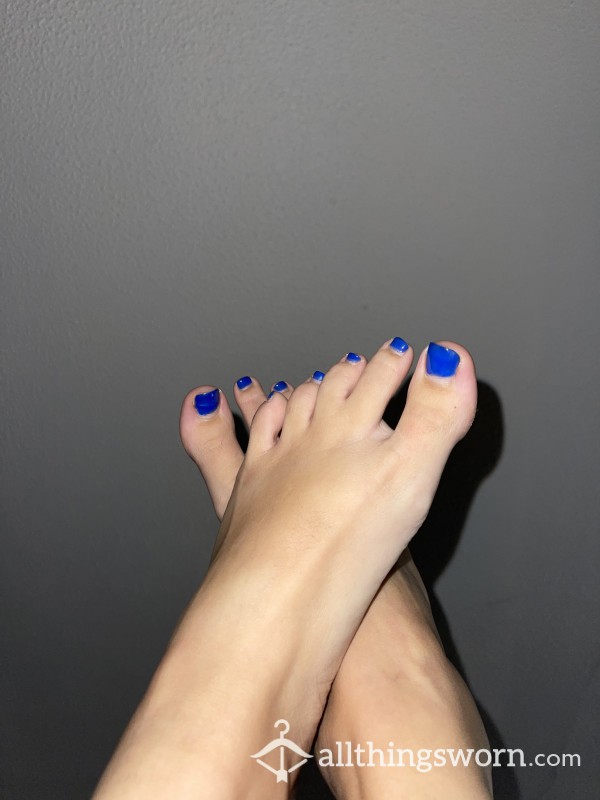 Sexy Blue Polished Feet