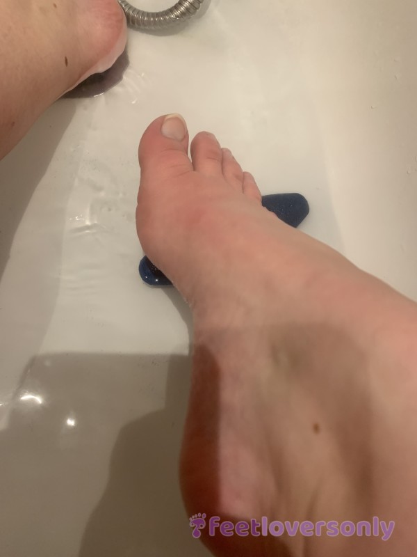 Short Sexy Toe Bath Fun 😘