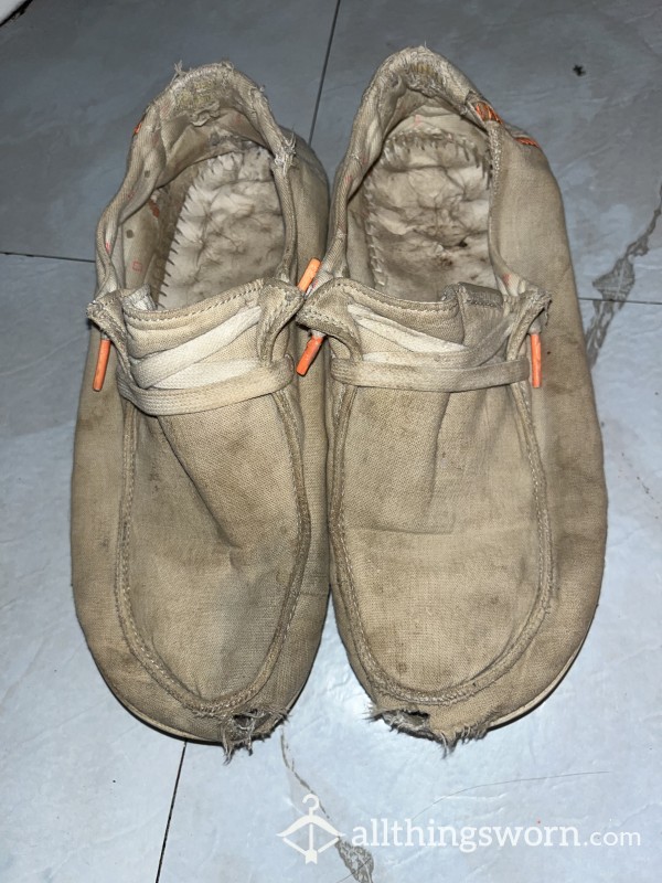 Size 7 Very Worn & Smell Hey Dude Shoes