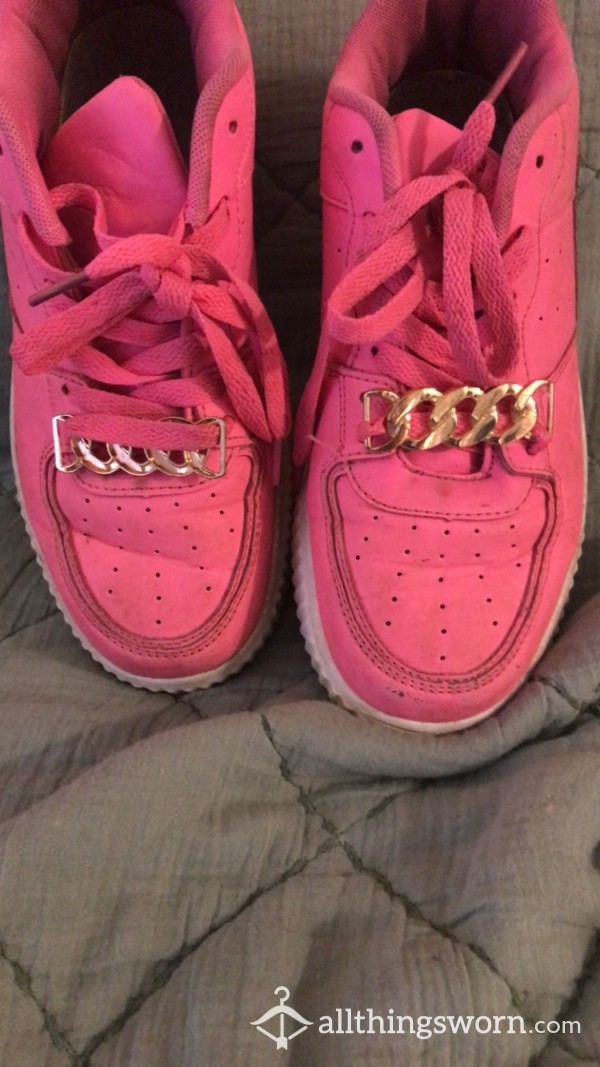 Size 7 Woman’s Pink Shoes