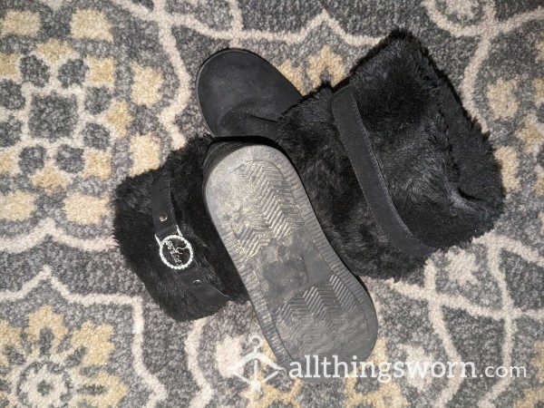 Smelly Well Worn Guess Boots