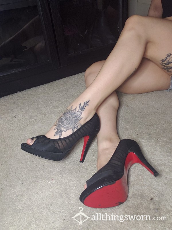 Spicy Red Bottom High Heels Black Open Toe Le Chateau Shoes Well Worn Used Tattooed Asian Japanese Tiny Petite Arched Feet