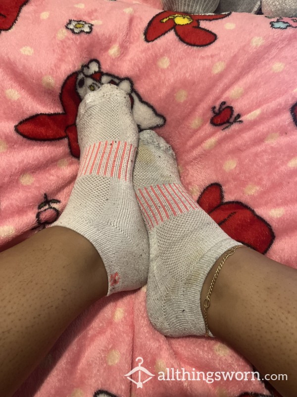 Stained White Ribbed Pink Ankle Socks