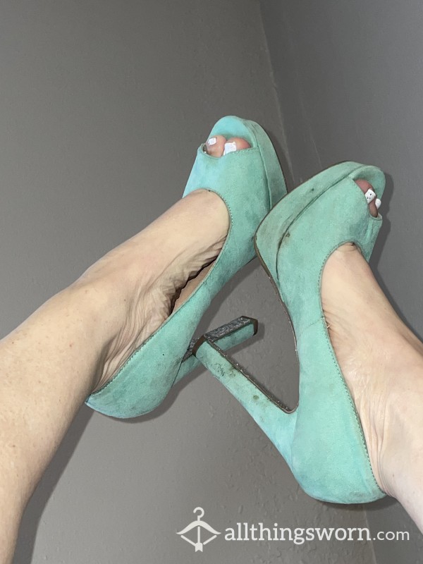 Stinky Smelly Well Worn In High Heels Size 8.5