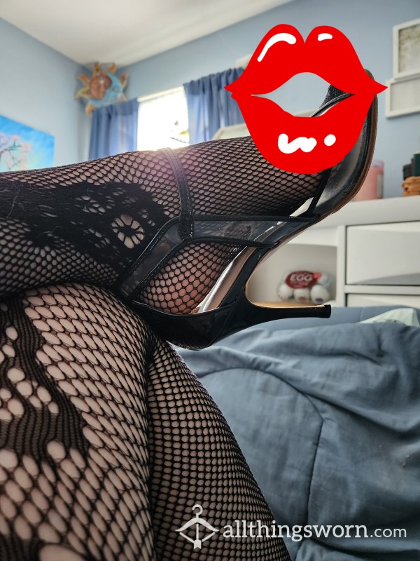 Stocking Feet: Cum 💦 Pay A Tribute To My Pretty Blue 💙 Polished Toes 💅 And High Foot Arches 👣 In Fishnet 🕸 Thigh-high 🦵stockings And High-heel Shoes 👠 As I Tango Dance.💃