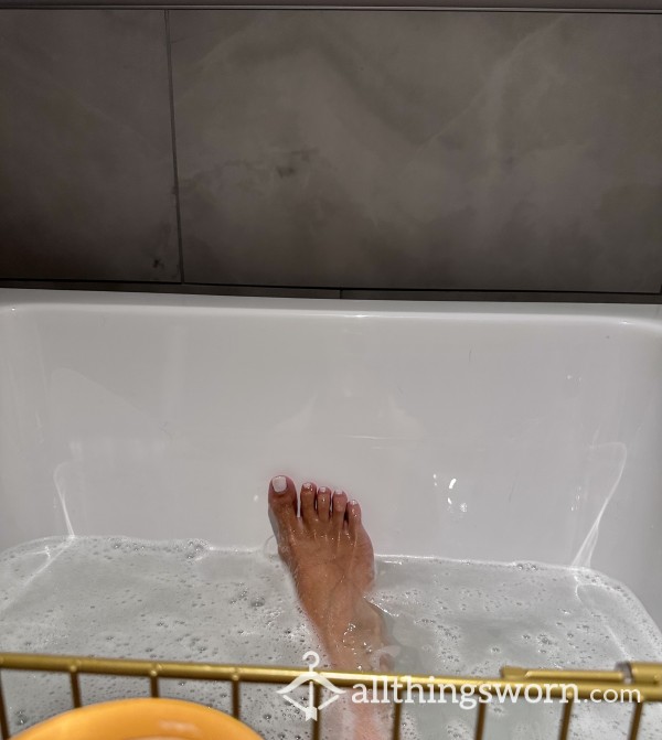 Sudsy Toes