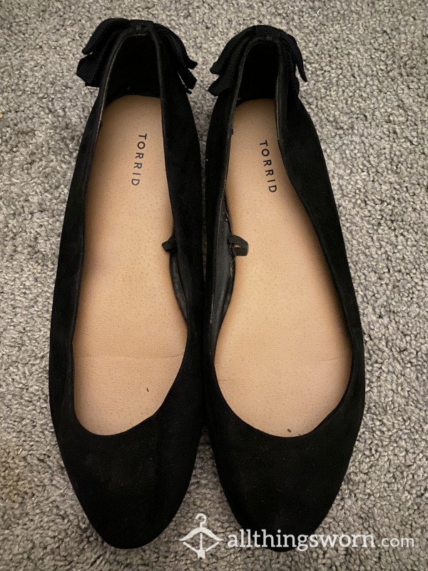 Suede Flats With Bow