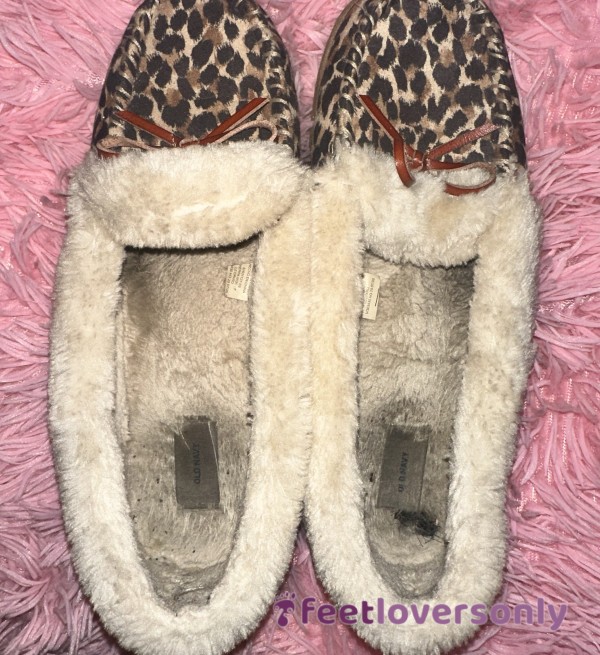 ***SOLD***Super Well Worn Leopard Slippers 💕