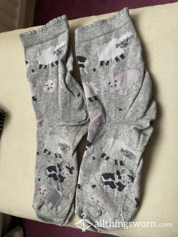 Super Well-worn Old Grey Animal Print Crew Socks, Cotton Material