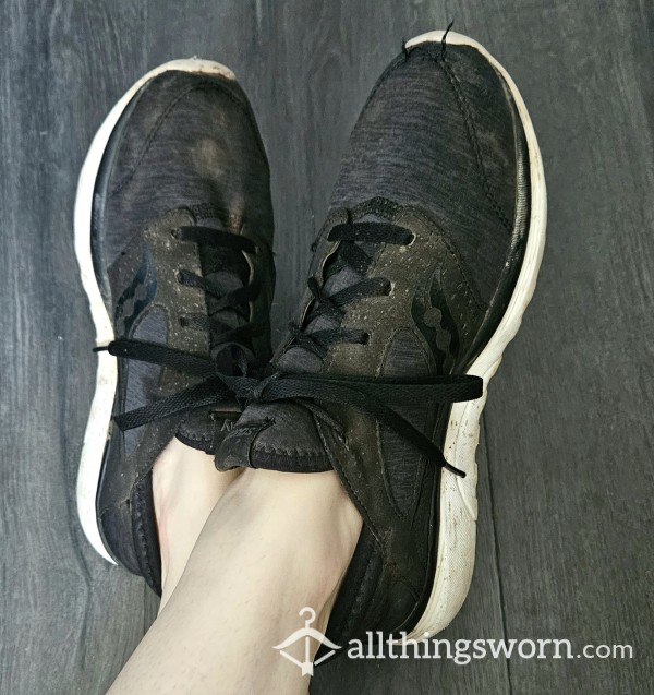 Super Worn Running/gym Shoes! Size 8.