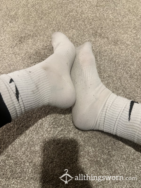 Sweaty 2 Day Worn Socks 🧦 Over 27,000 Steps..