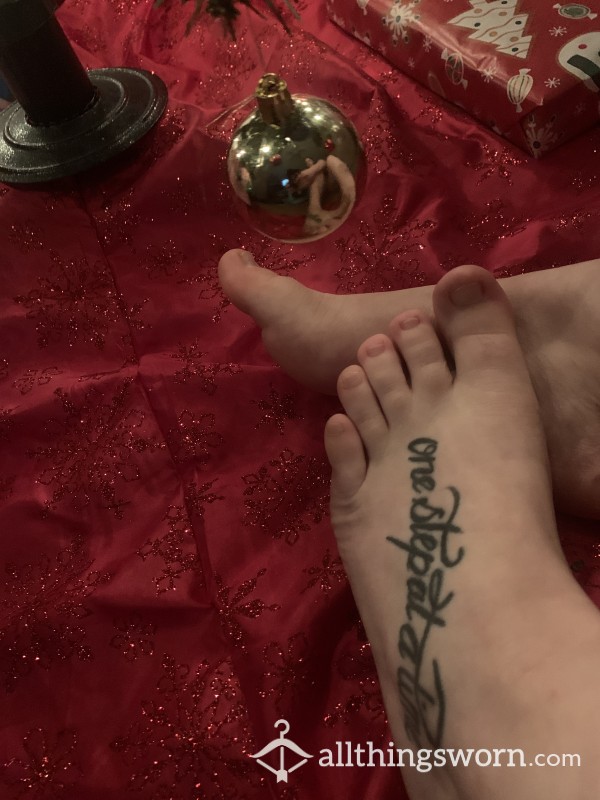 Tatted Sexy Slightly Dirty Feet Up Close 3 Minutes
