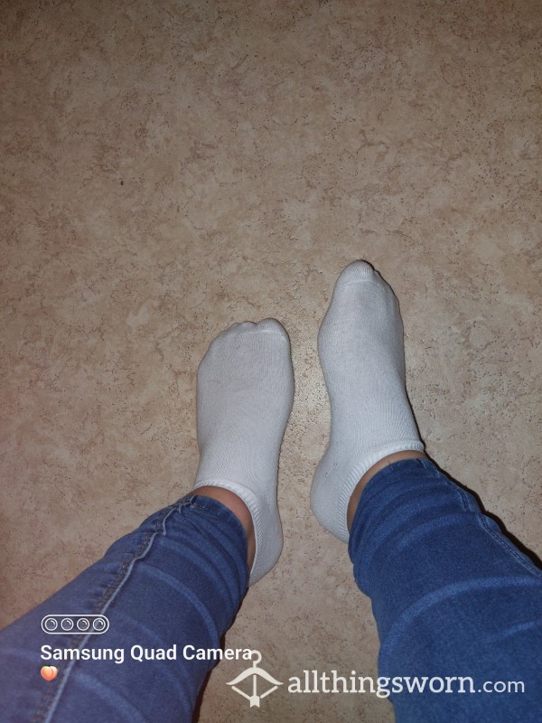 Thin White Ankle Socks 24 Hour Wear